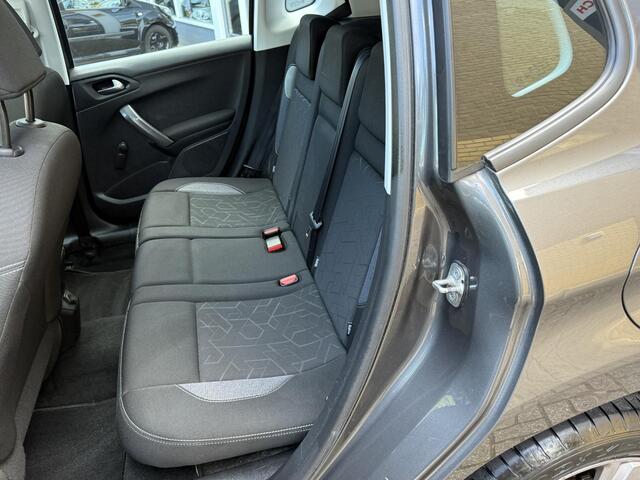 Peugeot 2008 1.2 PureTech Blue Lion / Airco/ Navigatie/ Cruise/ Apple carplay/ Panoramadak / LED/ PDC/ LMV