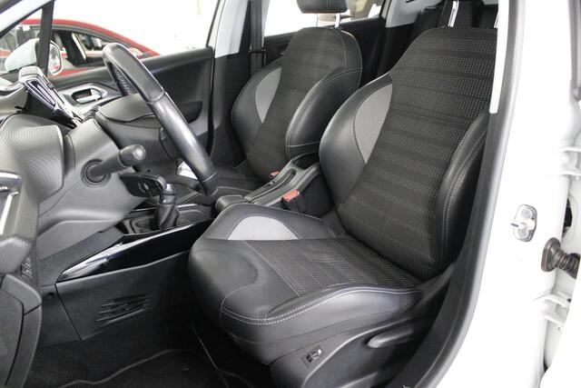 Peugeot 2008 1.2 PureTech Allure 110 PK. Distr. riem V.V. | Clima | Carplay | Panorama | Trekhaak.