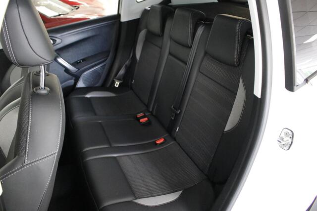 Peugeot 2008 1.2 PureTech Allure 110 PK. Distr. riem V.V. | Clima | Carplay | Panorama | Trekhaak.