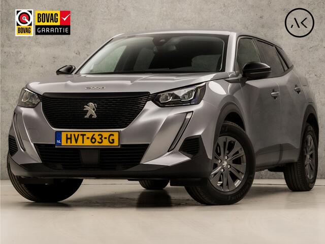 Peugeot 2008 1.2 PureTech Allure Sport Automaat (APPLE CARPLAY, GROOT NAVI, LANE ASSIST, GETINT GLAS, SPORTSTOELEN, PARKEERSENSOREN, LED KOPLAMPEN, DAB+, CRUISE, NIEUWSTAAT)