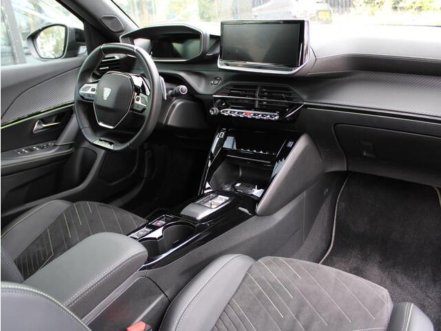 Peugeot 2008 1.2 PureTech 130 GT | Navi / Camera / Alcantara