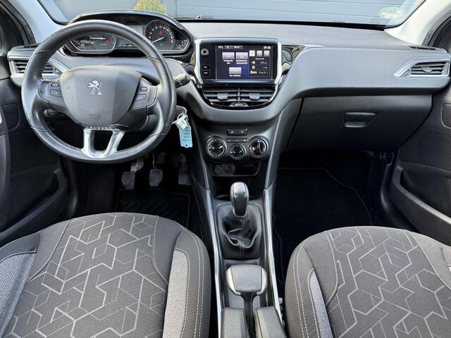 Peugeot 2008 1.2 PureTech Blue Lion 110pk,2e Eigenaar,Airco,Cruise,PDC,Trekhaak,Dealer Onderhouden,APK tot 02-2026