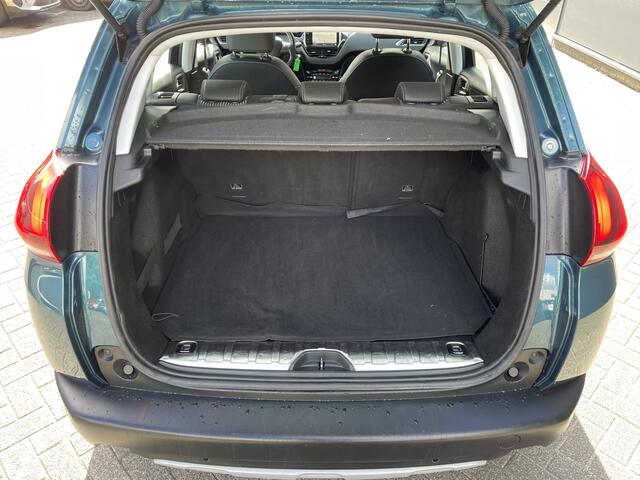 Peugeot 2008 130pk Allure (Navigatie - Automatische Airco - Apple Carplay - Parkeersensoren - Lichtmetalen velgen)