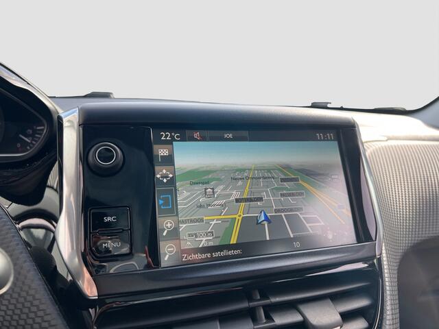 Peugeot 2008 1.2 PureTech Active | Pano | Navi | Sensoren |