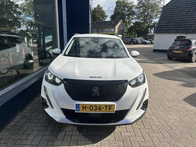 Peugeot 2008 1.2 Turbo 130PK Allure Pack | 6-Bak | Navigatie | Camera | LED Verlichting | Stoelverwarming | Climate Control | Cruise Control | 17 Inch Lichtmetalen Velgen |