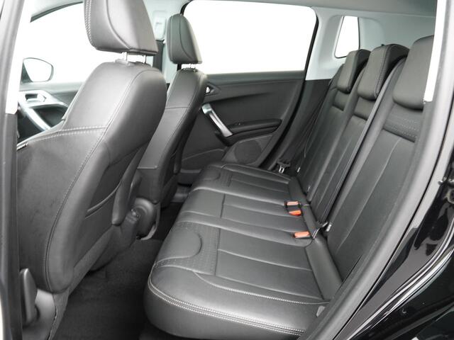 Peugeot 2008 1.2 PureTech GT-line - Navigatie - Trekhaak - Panoramadak
