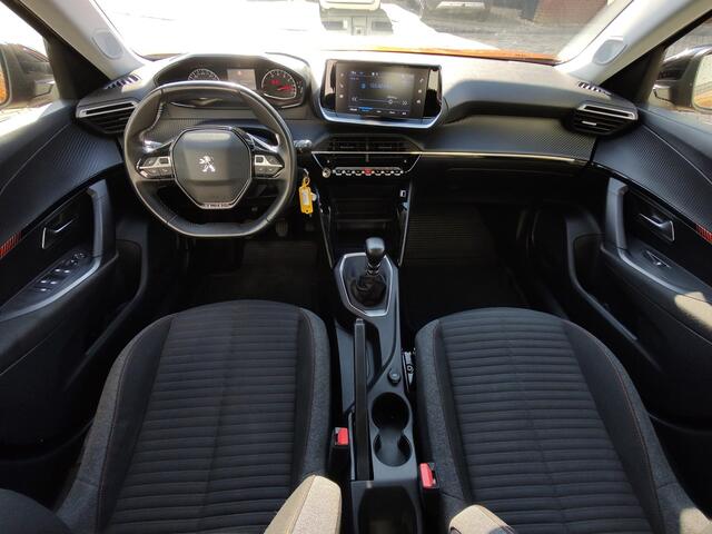 Peugeot 2008 1.2 PureTech Active Pack Trekhaak Navi-Carplay Cruise-Control Stoelverwarming Led