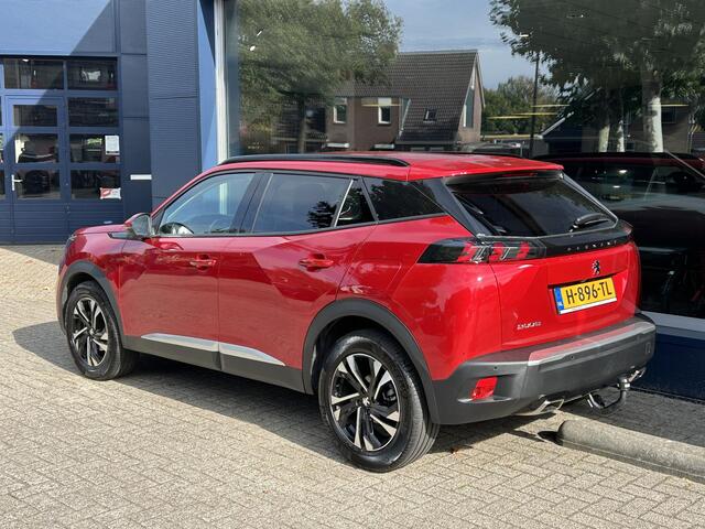 Peugeot 2008 1.2 Turbo 130PK Allure | 6-Bak | Navigatie | Camera | LED Verlichting | Stoelverwarming | Climate Control | Cruise Control | 17 Inch Lichtmetalen Velgen |