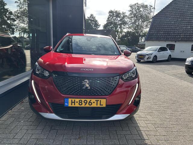 Peugeot 2008 1.2 Turbo 130PK Allure | 6-Bak | Navigatie | Camera | LED Verlichting | Stoelverwarming | Climate Control | Cruise Control | 17 Inch Lichtmetalen Velgen |