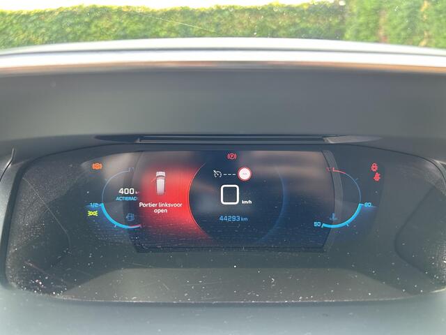 Peugeot 2008 1.2 Turbo 130PK Allure | 6-Bak | Navigatie | Camera | LED Verlichting | Stoelverwarming | Climate Control | Cruise Control | 17 Inch Lichtmetalen Velgen |