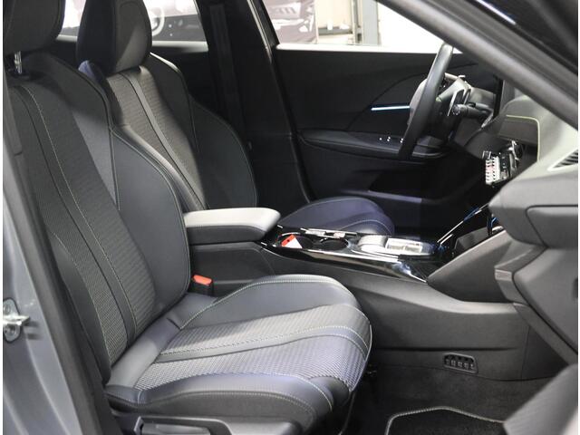 Peugeot 2008 1.2 Hybrid 136PK GT | AppleCarplay/Android Auto | Keyless | Adaptive Cruise Control | Climate Control | Camera | FULL LED | Two-Tone | Sfeerverlichting | Isofix | Privacy Glass |
