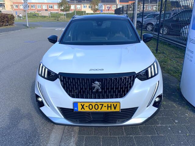 Peugeot 2008 1.2 PureTech EAT8-automaat GT-Line met o.a. navigatie, CarPlay, cruise, trekhaak, LED, etc.