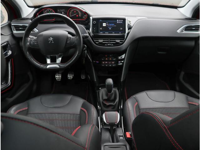 Peugeot 2008 1.2 PureTech GT-line 110PK | Panoramadak | Trekhaak