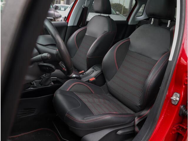 Peugeot 2008 1.2 PureTech GT-line 110PK | Panoramadak | Trekhaak