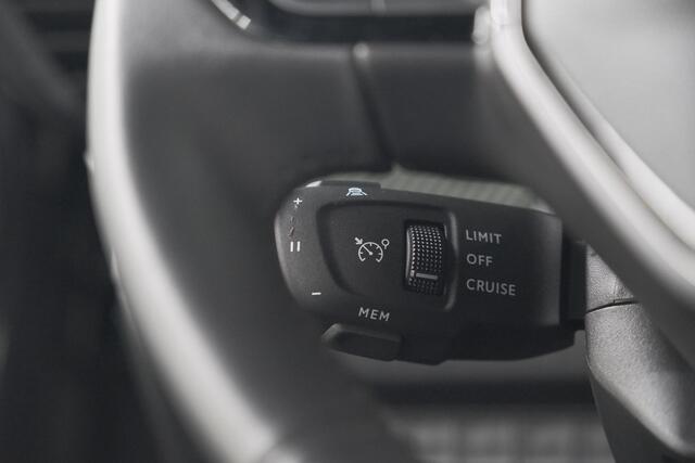 Peugeot 2008 PureTech 130 Allure Pack | Camera | Adaptieve Cruise Control | Stoelverwarming | Apple Carplay