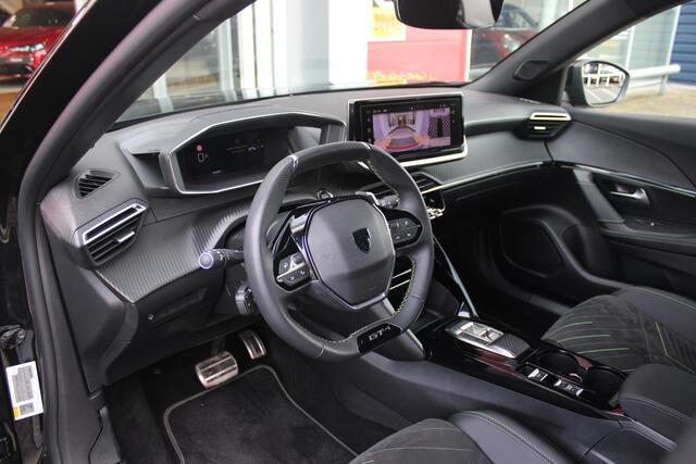 Peugeot 2008 1.2 130PK AUTOMAAT GT PACK | TREKHAAK | NAVIGATIE | ELEKTRISCHE STOELVERSTELLING | MASSAGE STOEL | STOEL VERWARMING | CAMERA VOOR / ACHTER | DRAADLOOS APPLE-CARPLAY / ANDROID-AUTO | DRAADLOOS LADEN | KEYLESS ENTRY / START | DODEHOEK DETECTIE | ADAPTIVE CR