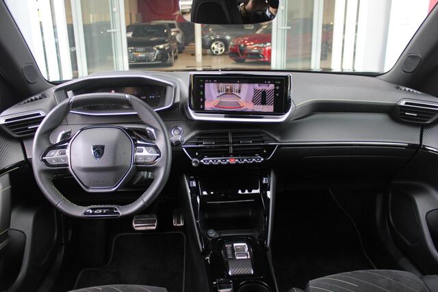Peugeot 2008 1.2 130PK AUTOMAAT GT PACK | TREKHAAK | NAVIGATIE | ELEKTRISCHE STOELVERSTELLING | MASSAGE STOEL | STOEL VERWARMING | CAMERA VOOR / ACHTER | DRAADLOOS APPLE-CARPLAY / ANDROID-AUTO | DRAADLOOS LADEN | KEYLESS ENTRY / START | DODEHOEK DETECTIE | ADAPTIVE CR