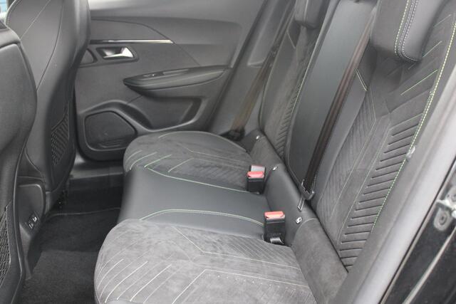 Peugeot 2008 1.2 130PK AUTOMAAT GT PACK | TREKHAAK | NAVIGATIE | ELEKTRISCHE STOELVERSTELLING | MASSAGE STOEL | STOEL VERWARMING | CAMERA VOOR / ACHTER | DRAADLOOS APPLE-CARPLAY / ANDROID-AUTO | DRAADLOOS LADEN | KEYLESS ENTRY / START | DODEHOEK DETECTIE | ADAPTIVE CR