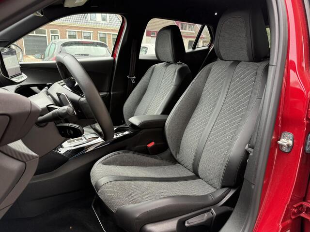 Peugeot 2008 1.2 PureTech 130 Allure | Navigatie | Climate & Cruise Control | Camera | AppleCarPlay/Android Auto |