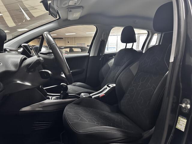 Peugeot 2008 1.2 PureTech Active /D-Riem Verv 71.000KM! /Trekhaak! /Navi /Airco /Cruise /Elek. pakket /Bluetooth /AUX & USB /PDC /Mistlampen /Dakrails /Isofix.