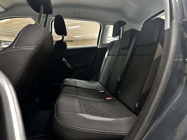 Peugeot 2008 1.2 PureTech Active /D-Riem Verv 71.000KM! /Trekhaak! /Navi /Airco /Cruise /Elek. pakket /Bluetooth /AUX & USB /PDC /Mistlampen /Dakrails /Isofix.