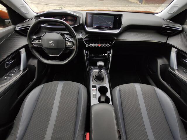 Peugeot 2008 1.2 PureTech Allure 130 PK Led 360 Camera Navigatie en Carplay All-Season 3D-Cockpit Stoelverwarming Keyless