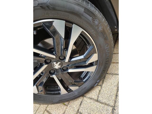 Peugeot 2008 1.2 PureTech Allure 130 PK Led 360 Camera Navigatie en Carplay All-Season 3D-Cockpit Stoelverwarming Keyless