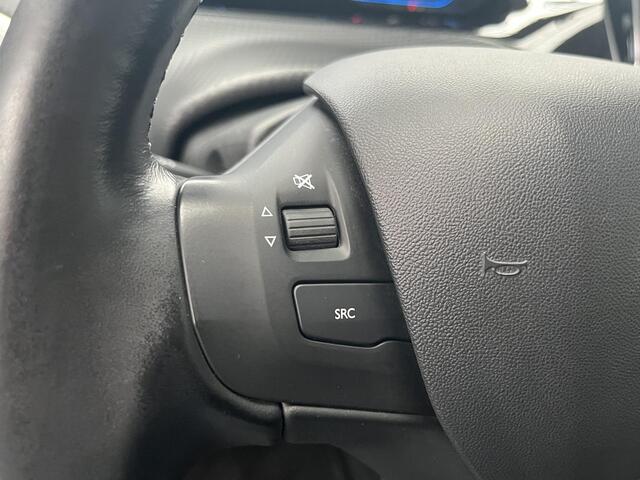 Peugeot 2008 1.2 PureTech Allure Automaat, Met Trekhaak, Apple Carplay & Android Auto, Achteruitrij Camera, CruiseControl