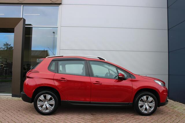 Peugeot 2008 1.2 PureTech Blue Lion Automaat Airco Navi Panoramadak Carplay Trekhaak 61.721km