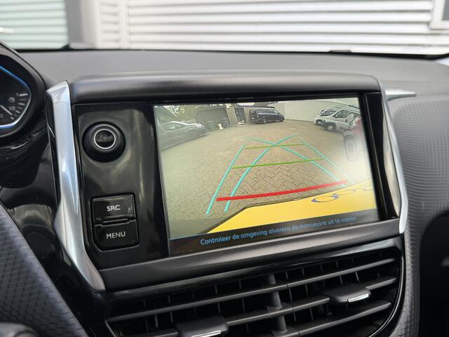 Peugeot 2008 1.2 PureTech Allure Automaat Clima Navi Pano Camera CarPlay