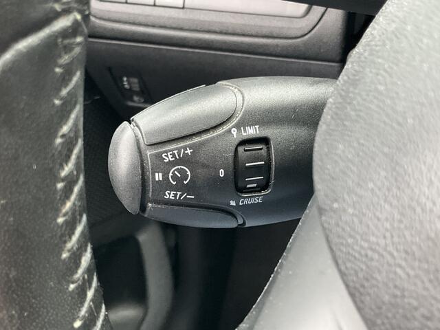 Peugeot 2008 1.2 111pk Blue Lion Clima Cruise Trekhaak Panoramadak Hoge zit Orig.NL