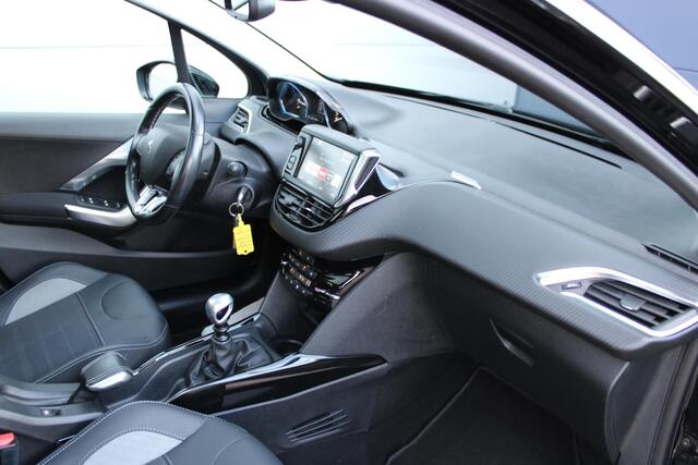 Peugeot 2008 1.2 PureTech 110pk Allure Airco Navi Carplay Panoramadak 49.193km