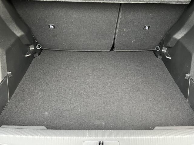 Peugeot 2008 1.2 PureTech 130 Allure AUTOMAAT | STOELVERWARMING | DODEHOEKDETECTIE | RIJSTROOKBEGELEIDING | CARPLAY | DIGITAAL DASHBOARD | LM VELGEN |