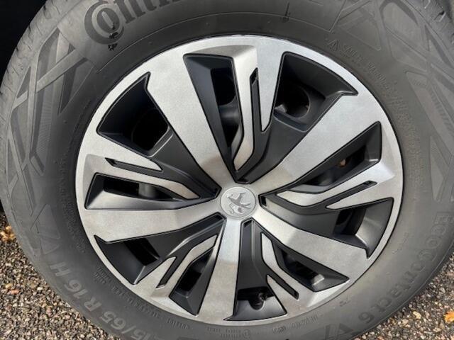 Peugeot 2008 1.2 100 pk Active Pack, Clima, Carplay, DAB, Cruise