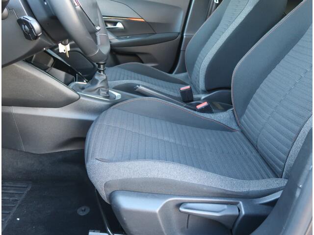 Peugeot 2008 Benzine 100 Pk Luxe Active uitvoering * Navigatie * Achteruitrij Camera * Climate & Cruise Control * L.M. Velgen * Dab Radio * Vingerhoets; Vierde Generatie Eersteklas Service, al meer dan 100 jaar.....