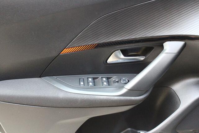 Peugeot 2008 1.2 PureTech Active navgatie D.riem is vervangen!! Plaat van een auto!!