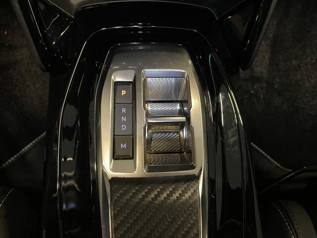 Peugeot 2008 1.2 PureTech GT 130 pk EAT8 automaat Alcantara bekleding met automatisch bedienbare bestuurdersstoel-Navigatie-Camera voor + achter -Climate control-Draadloze telefoonlader