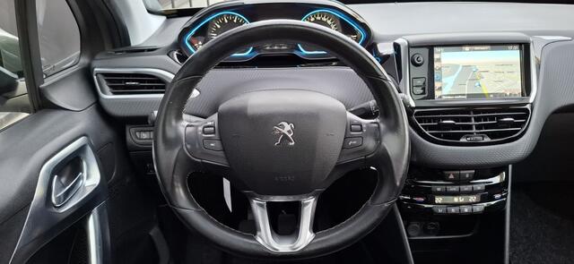 Peugeot 2008 NAP NAVI PDC CarPlay Panorama