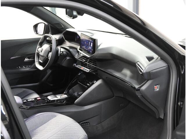 Peugeot 2008 1.2 Hybrid 136PK Allure | 1ste eigenaar | AppleCarplay/Android Auto | 17"LMV | 360'Camera | AUTOMAAT | Keyless | Adaptive Cruise Control | Climate Control | Camera | FULL LED | Isofix | Privacy Glass |