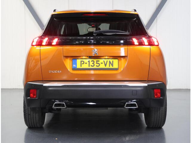Peugeot 2008 130PK Allure Pack | 1ste eigenaar | AppleCarplay/Android Auto | Armsteun | Navigatie | Cruise Control | Climate Control | Camera | LED lampen | 17"LMV | Isofix | Privacy Glass |