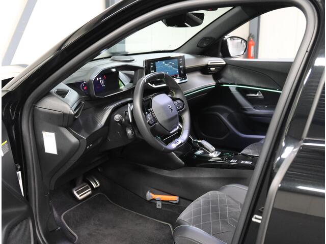 Peugeot 2008 130PK GT Pack | 1ste eigenaar | AUTOMAAT | Schuifkanteldak | LEER/Alcantara | Stoel verwarming | FOCALSOUND | Adaptive Cruise Control | Camera | Dodehoekdetectie | Sfeerverlichting | Isofix | Privacy Glass |