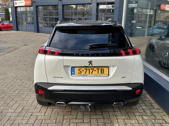 Peugeot 2008 1.2 Turbo GT 130pk Automaat 1e eigenaar | Stoelverwarming | Full Map Navigatie | Apple Carplay | Trekhaak | Full Led Koplampen | Keyless Entry | Parkeersensoren Rondom | Parelmoer Wit Metallic.