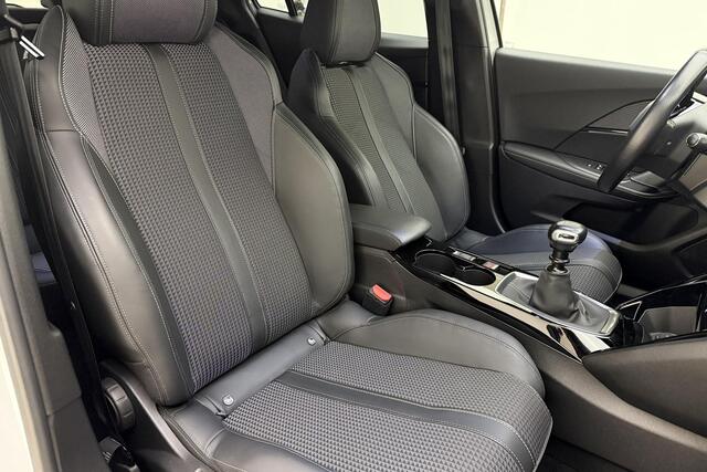 Peugeot 2008 1.2 PureTech 130pk GT-Line | Navigatie via app | Camera | Climate control | Cruise control | Stoelverwarming | LED verlichting | Zwart dak