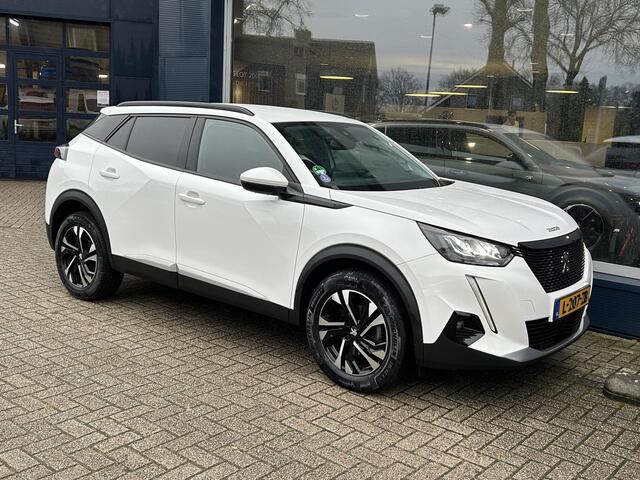 Peugeot 2008 1.2 Turbo 100 PK Allure Pack | Vaste Trekhaak 1200KG | Navigatie | Keyless Start | Lichtmetaal | Camera | Parkeersensoren Achter | Cruise Control | Climate control | LED Dagrijverlichting