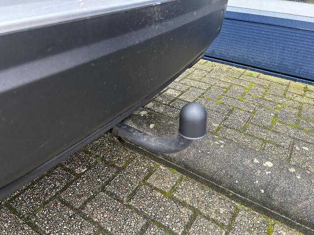 Peugeot 2008 1.2 Turbo 100 PK Allure Pack | Vaste Trekhaak 1200KG | Navigatie | Keyless Start | Lichtmetaal | Camera | Parkeersensoren Achter | Cruise Control | Climate control | LED Dagrijverlichting