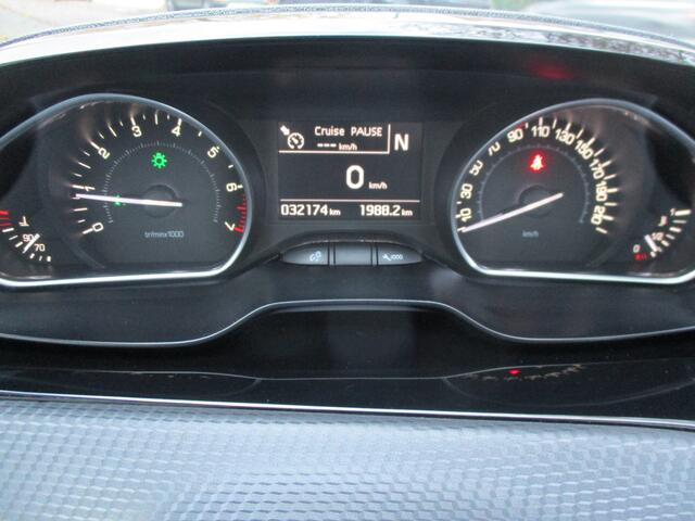 Peugeot 2008 1.2 PureTech Blue Lion / AUTOMAAT / AIRCO / GLAZEN-DAK / 32dkm