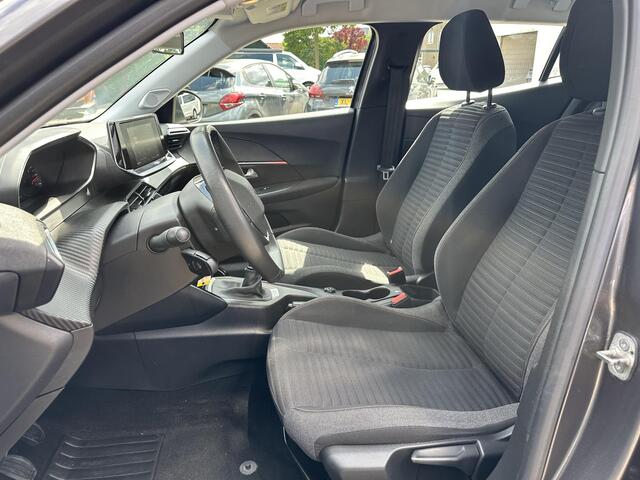 Peugeot 2008 1.2 Turbo 130 PK Active | All season banden | Volledig dealer onderhouden | 6 Versnellingsbak | Trekhaak 1200 KG | Navigatie via Telefoon | Stoelverwarming | Airconditioning | Lichtmetalen Velgen | Parkeersensoren | LED Verlichting | Apple Carplay & Andro