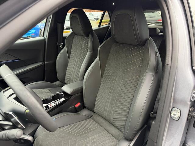 Peugeot 2008 HYBRID 145 GT Alcantara