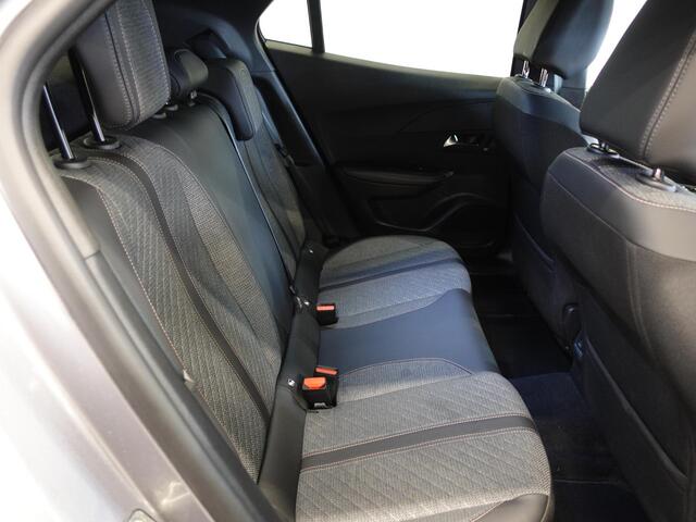 Peugeot 2008 1.2 PureTech 130pk Automaat Allure | Navigatie | Apple Carplay/Android Auto | 360 camera | Parkeersensoren | Blind Spot Assist | Adaptive Cruise Control | Stoelverwarming | Getinte ramen | Climate Control