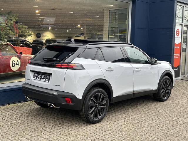 Peugeot 2008 1.2 Hybrid 145 PK GT | Automaat Hybride | VOORRAAD DEAL met ¤7.000 Korting | Panorama Schuif-/Kanteldak | Navigatie | 360 Graden Camera | Keyless Entry | Full LED Verlichting | Zwart Dak | Climate Control | 18" Lichtmetalen Velgen Evissa | Sportstoelen |